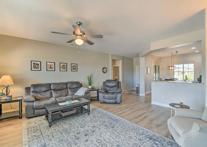 Pool & Golf On-site! 45+ Retreat W/ Patio Holiday home *