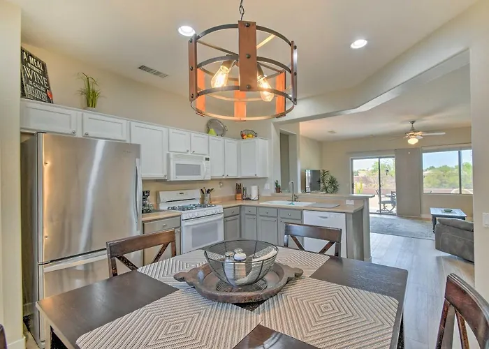 Pool & Golf On-site! 45+ Retreat W/ Patio Holiday home Surprise