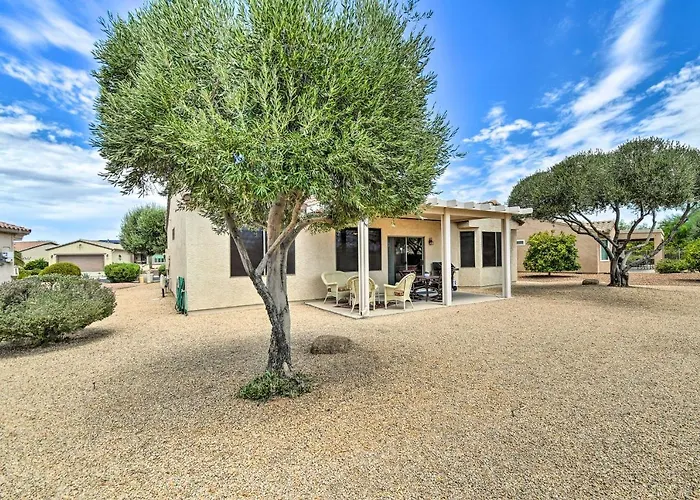 Pool & Golf On-site! 45+ Retreat W/ Patio Holiday home *